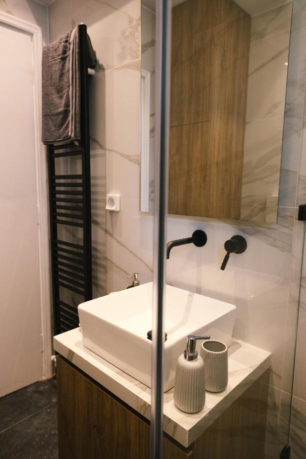 Spacious Apartment Close To The Sea And The City Center Athen Eksteriør billede