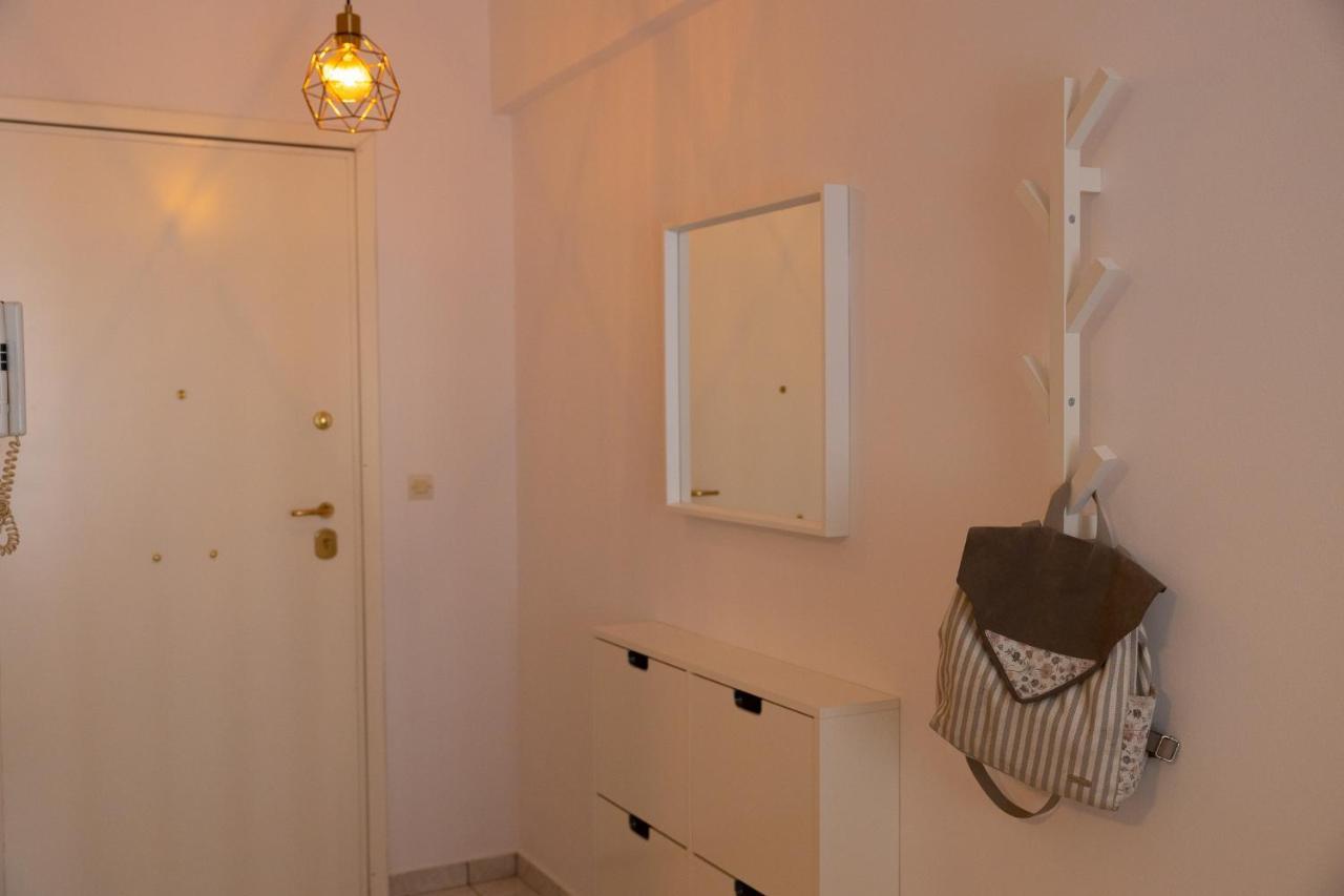 Spacious Apartment Close To The Sea And The City Center Athen Eksteriør billede